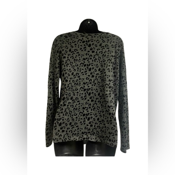 Rails V-Neck Cheetah Print Knit Top - Picture 3 of 6